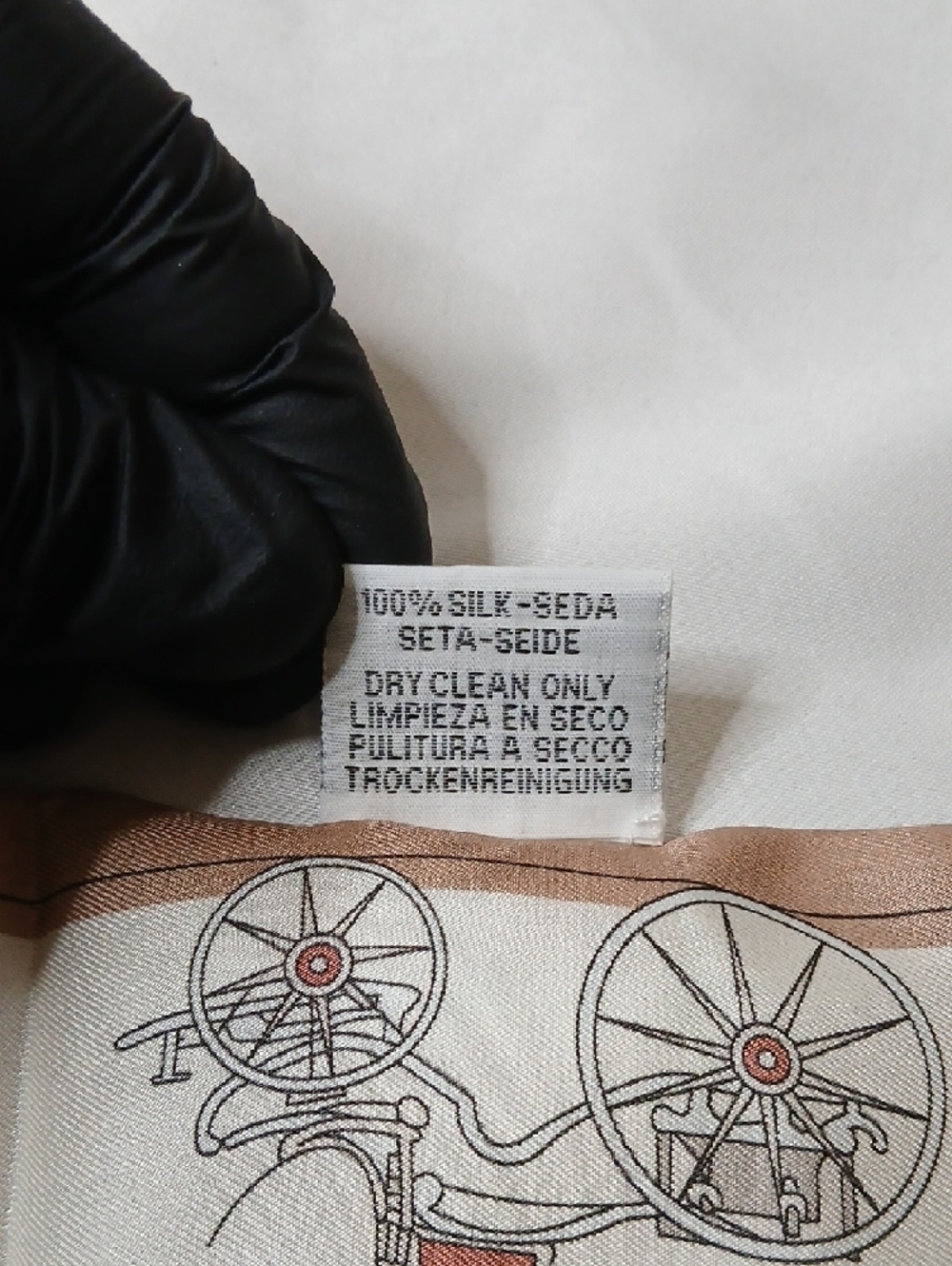 Hermès Les Voitures Nouvelles Silk Twilly Scarf - Picture 6 of 6